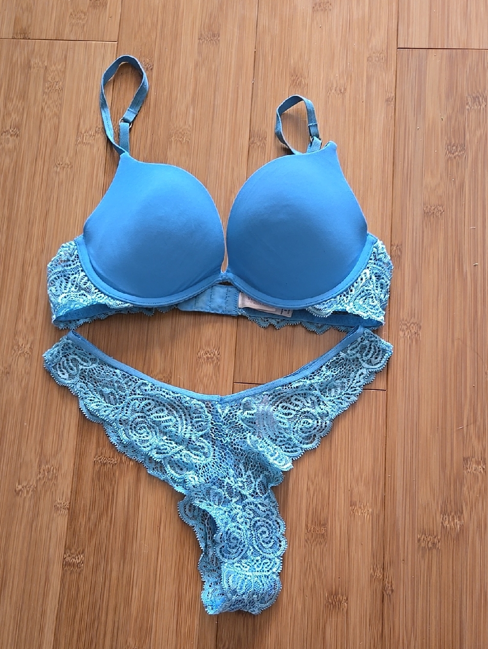 Victoria's Secret Vintage Lace Push-Up Bra Set 34b Small